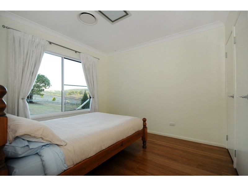 6 Manikato Drive, Hodgson Vale QLD 4352