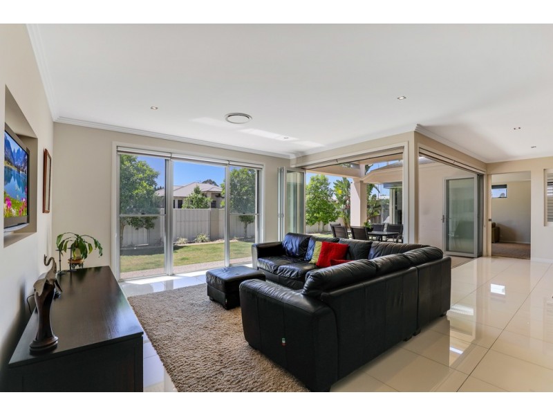 6 Stedman Street, Middle Ridge QLD 4350