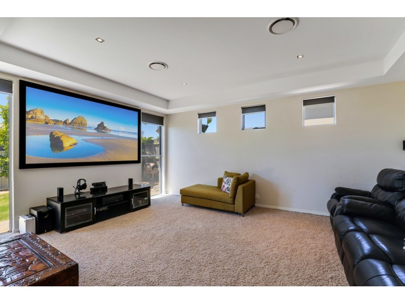 6 Stedman Street, Middle Ridge QLD 4350