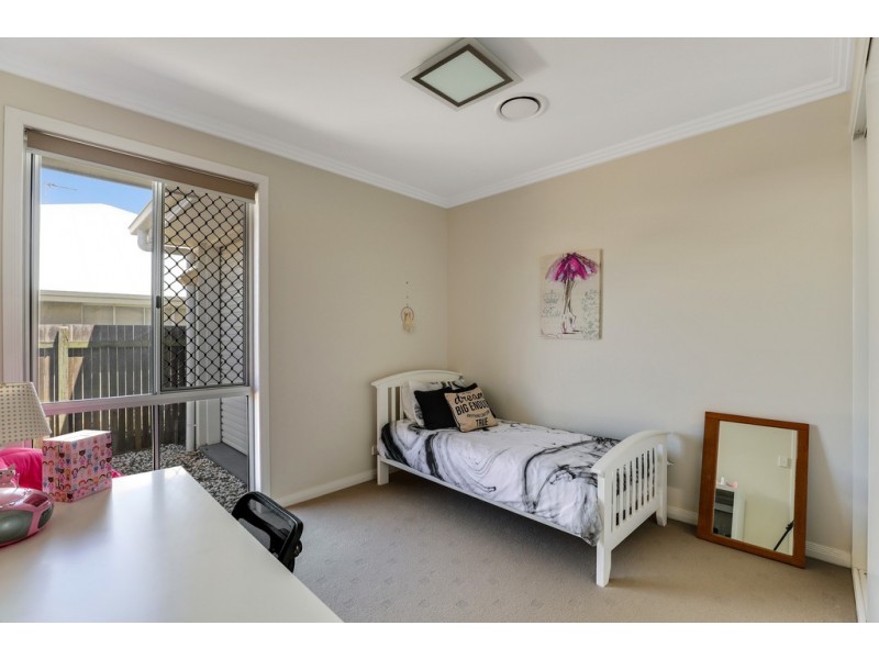 6 Stedman Street, Middle Ridge QLD 4350