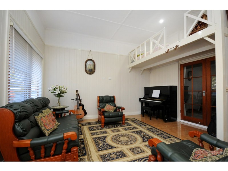 30 Dunmore Street, East Toowoomba QLD 4350