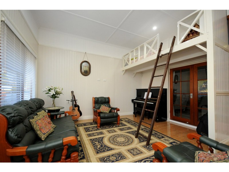 30 Dunmore Street, East Toowoomba QLD 4350