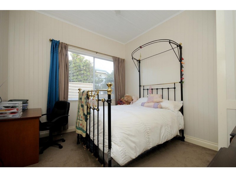 30 Dunmore Street, East Toowoomba QLD 4350