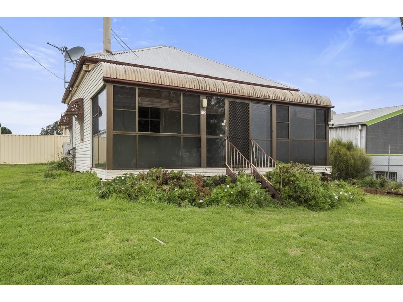 12 Sowden Street, Drayton QLD 4350