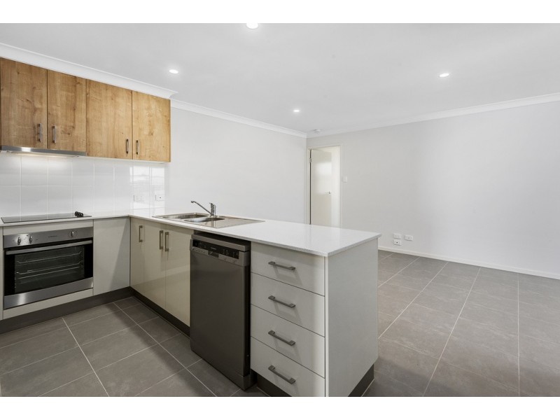 2/54 Sanctuary Drive, Cranley QLD 4350