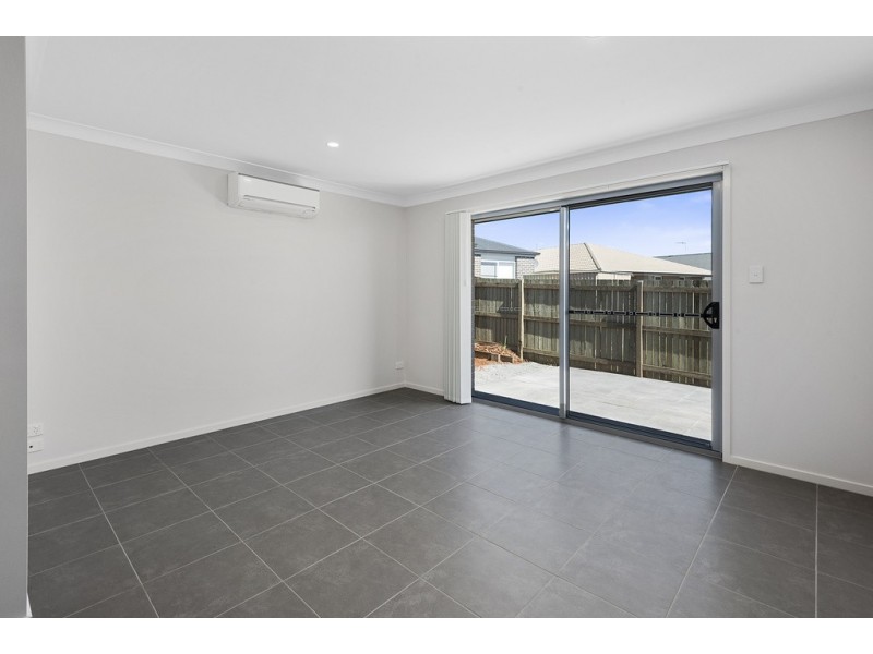 1/54 Sanctuary Drive, Cranley QLD 4350