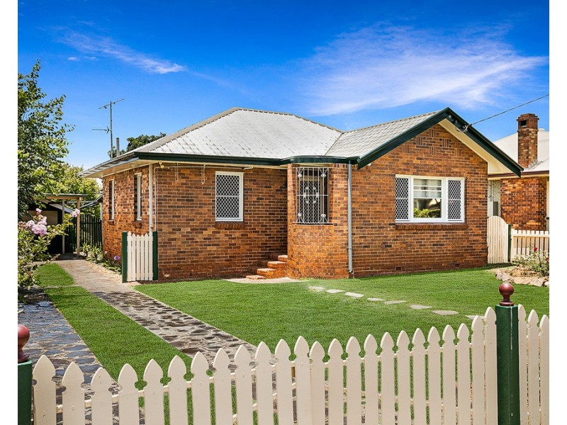 40 Justin Street, Harristown QLD 4350
