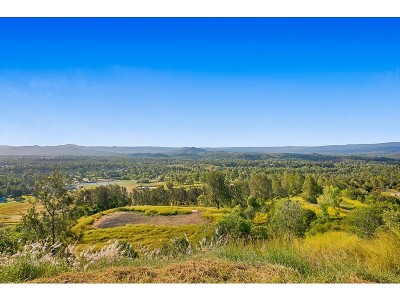 21 Skyline Drive, Withcott QLD 4352