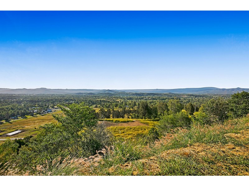 21 Skyline Drive, Withcott QLD 4352