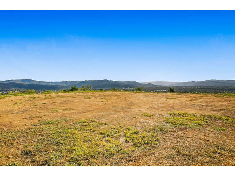 21 Skyline Drive, Withcott QLD 4352