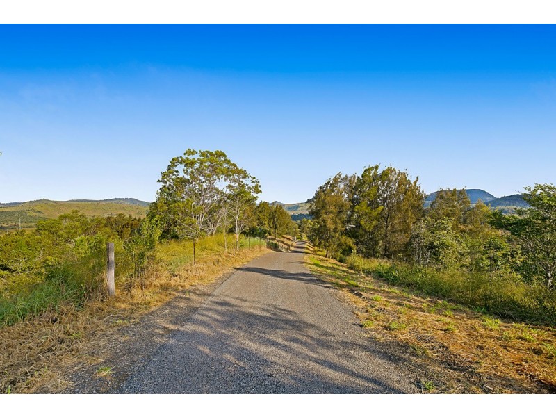 21 Skyline Drive, Withcott QLD 4352