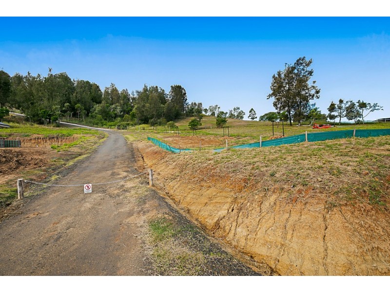 21 Skyline Drive, Withcott QLD 4352