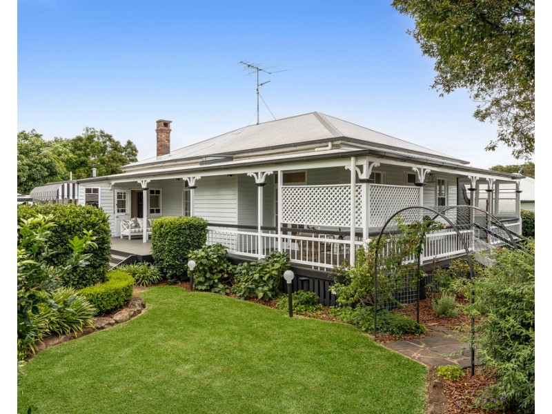 8 Pitt Street, East Toowoomba QLD 4350