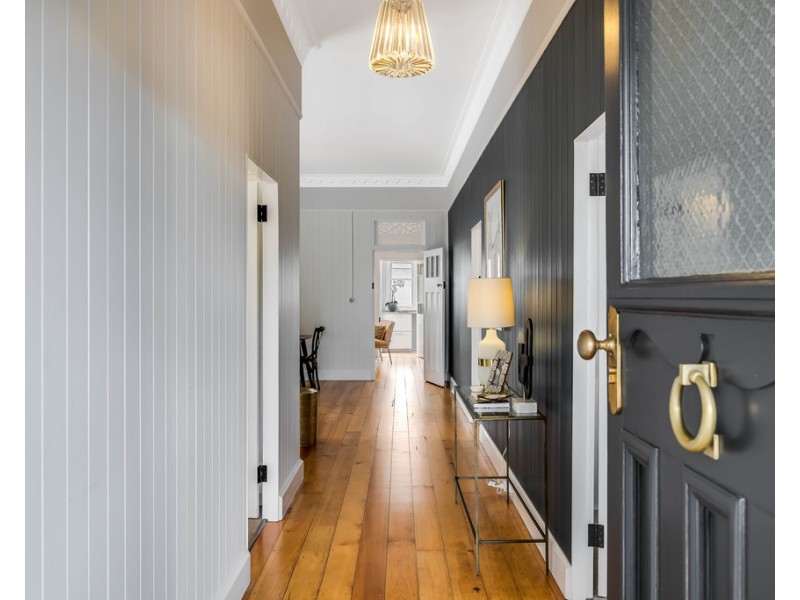 8 Pitt Street, East Toowoomba QLD 4350