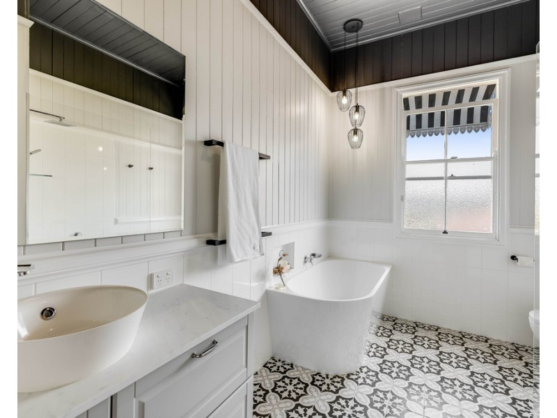 8 Pitt Street, East Toowoomba QLD 4350