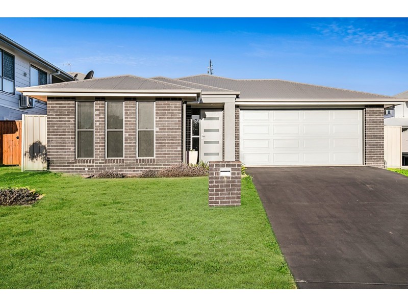4 Carlin Street, Glenvale QLD 4350