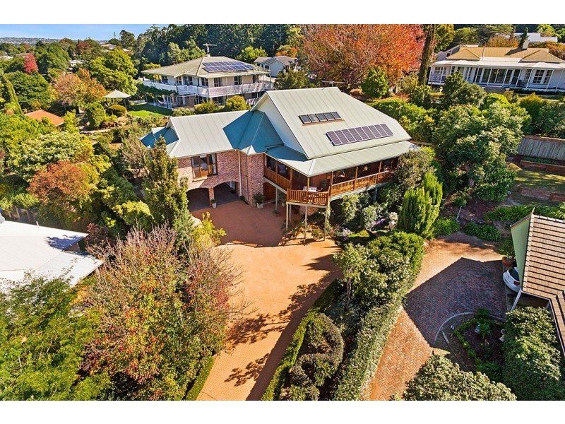 House 10/46a Mackenzie Street “Parkwood Estate”, Mount Lofty QLD 4350