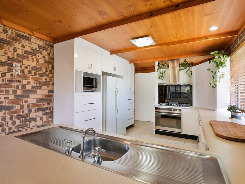 17 Ansett Court, Wilsonton QLD 4350