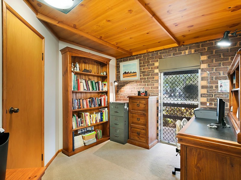 17 Ansett Court, Wilsonton QLD 4350