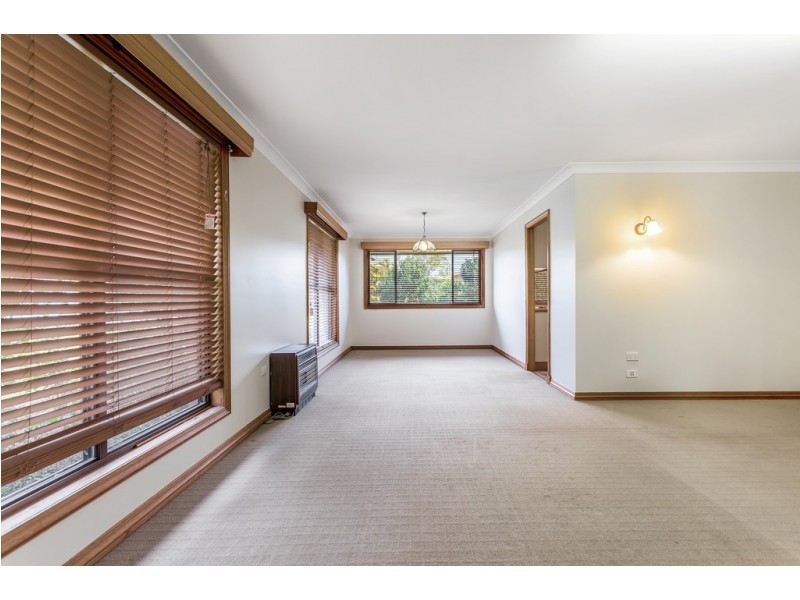 11 Batten Court, Wilsonton QLD 4350