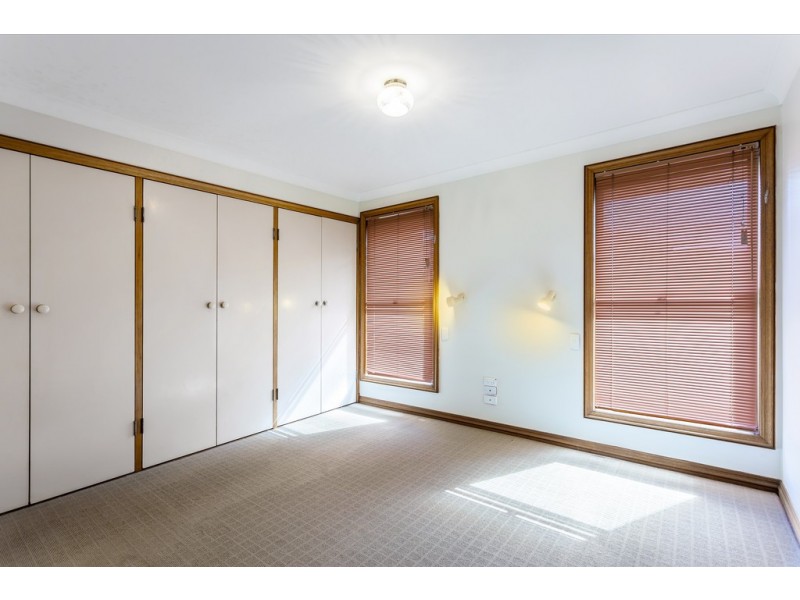 11 Batten Court, Wilsonton QLD 4350