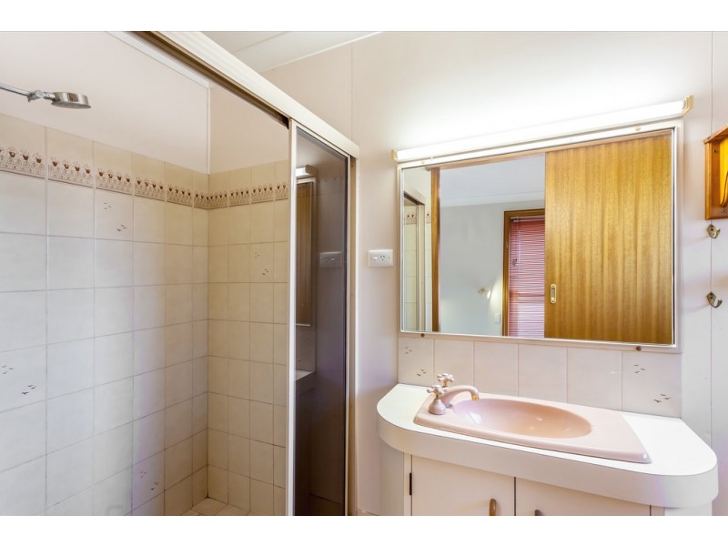 11 Batten Court, Wilsonton QLD 4350