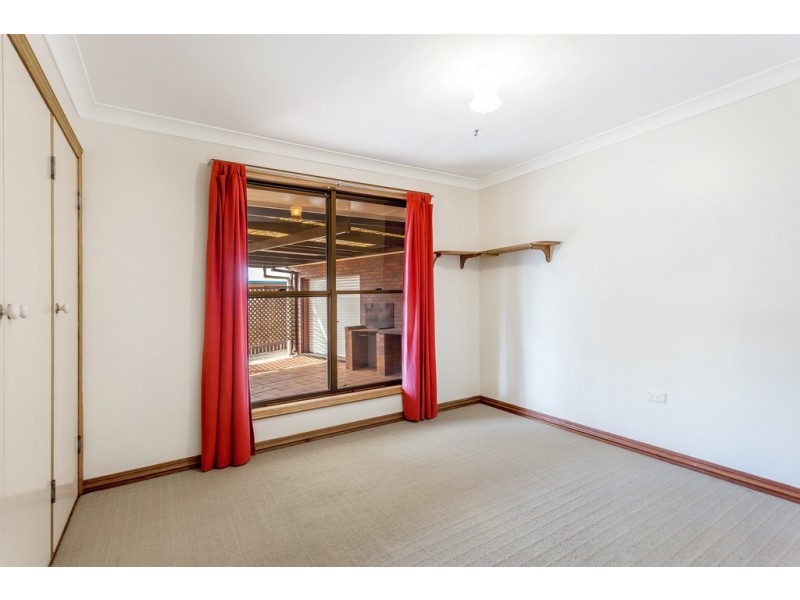 11 Batten Court, Wilsonton QLD 4350