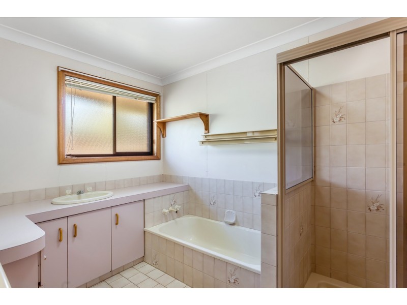 11 Batten Court, Wilsonton QLD 4350