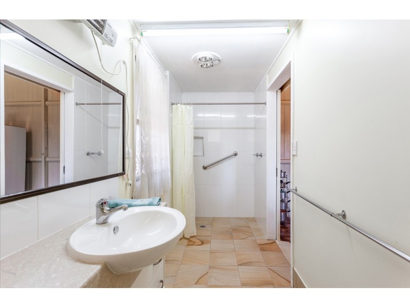 105 Hill Street, Newtown QLD 4350