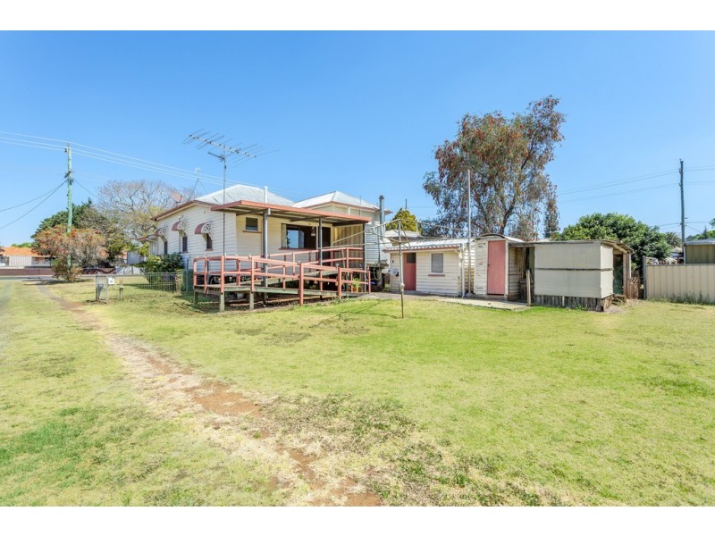105 Hill Street, Newtown QLD 4350