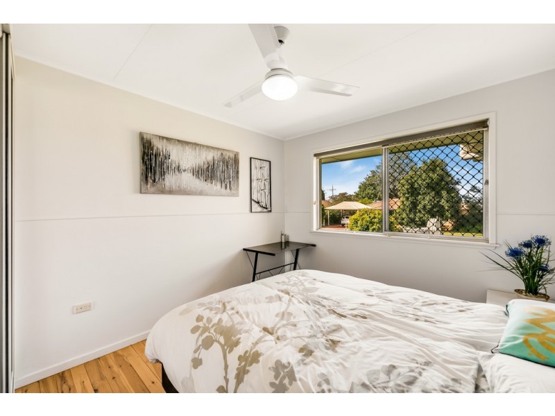 1 Jean Street, Harristown QLD 4350