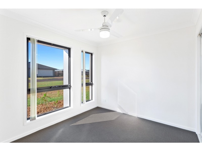 1/6 Weebah Place, Cambooya QLD 4358