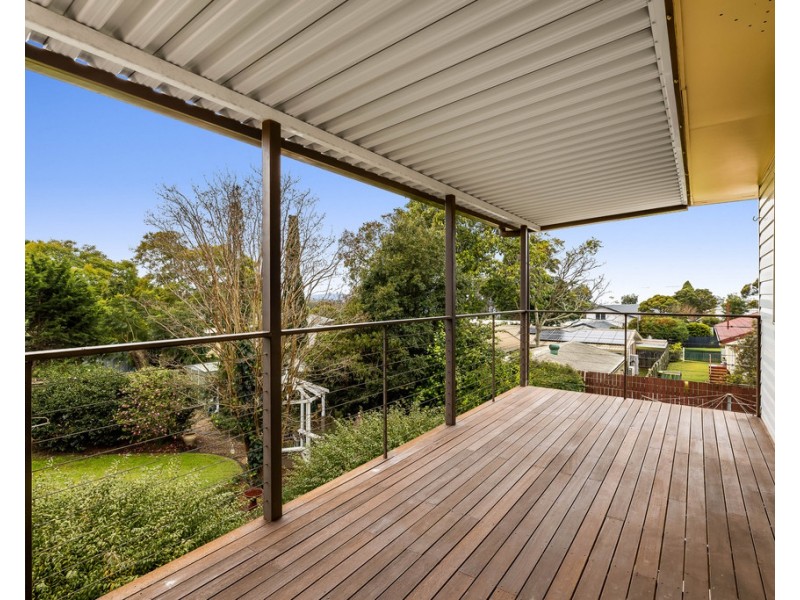 3 Ure Street, Mount Lofty QLD 4350
