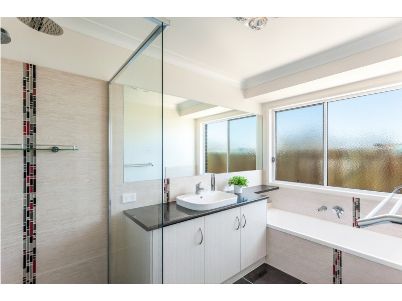 22 Neiwand Street, Kearneys Spring QLD 4350