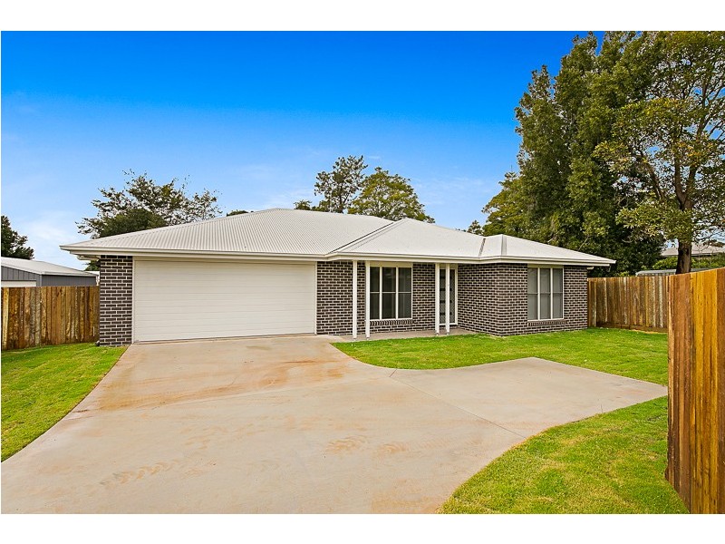 2/108 Drayton Road, Harristown QLD 4350
