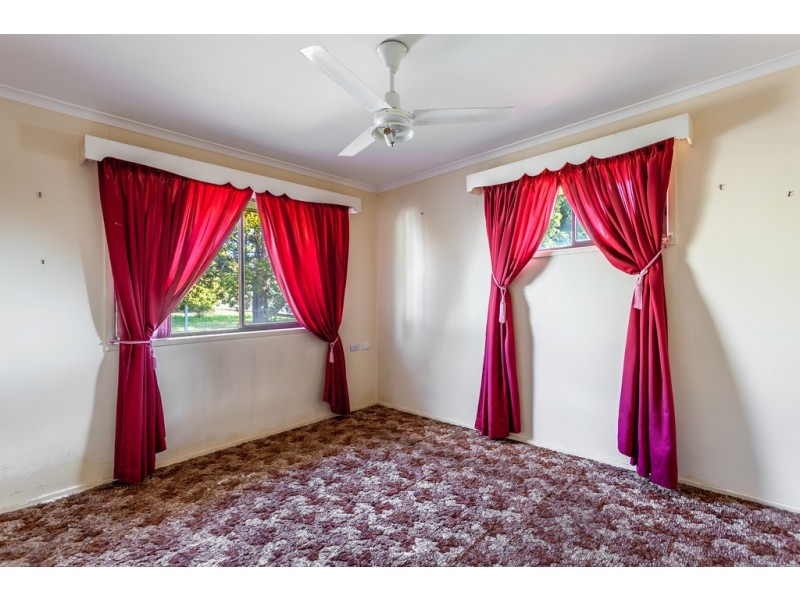 Unit 1/944 Ruthven Street, Kearneys Spring QLD 4350