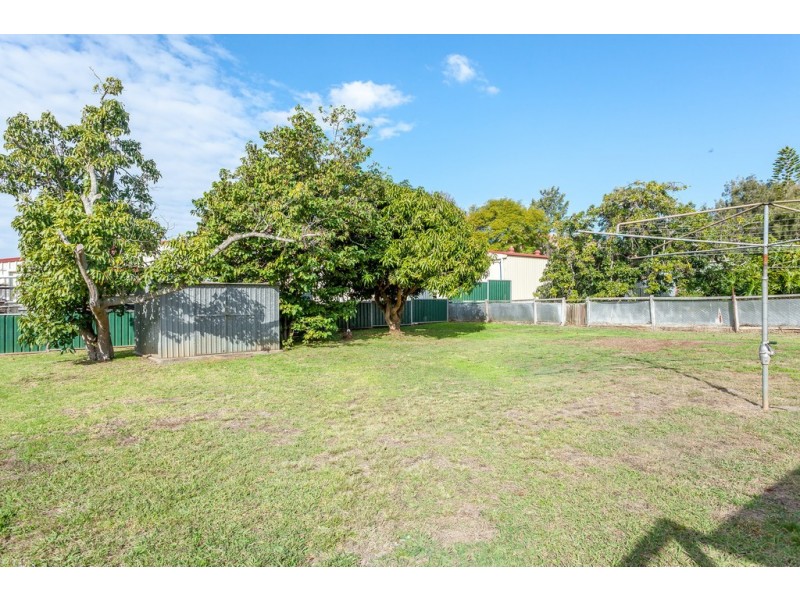 Unit 1/944 Ruthven Street, Kearneys Spring QLD 4350