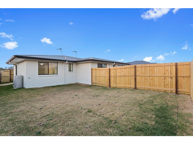 2/5 Magpie Drive, Cambooya QLD 4358