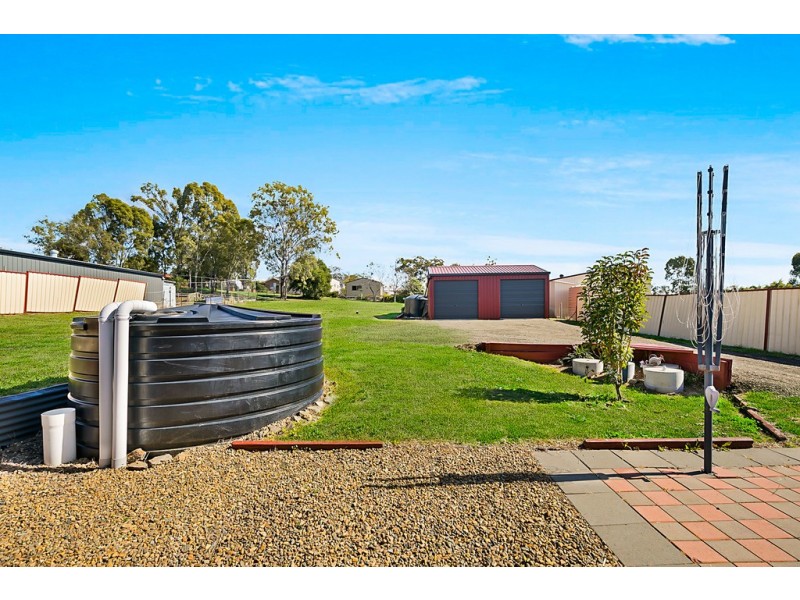 9 Kurrajong Court, Meringandan West QLD 4352