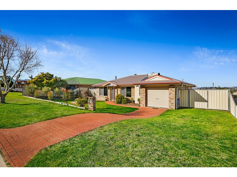 18 Duncan Street, Wilsonton Heights QLD 4350