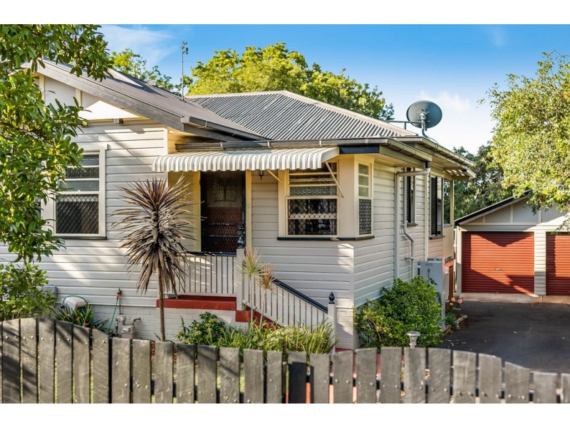 27 Seaton Street, South Toowoomba QLD 4350