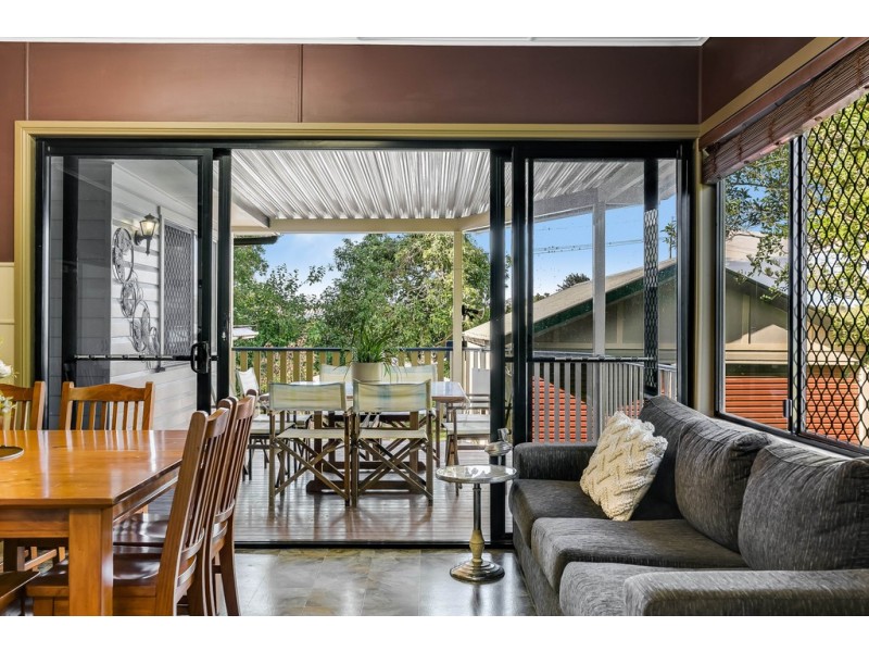 27 Seaton Street, South Toowoomba QLD 4350