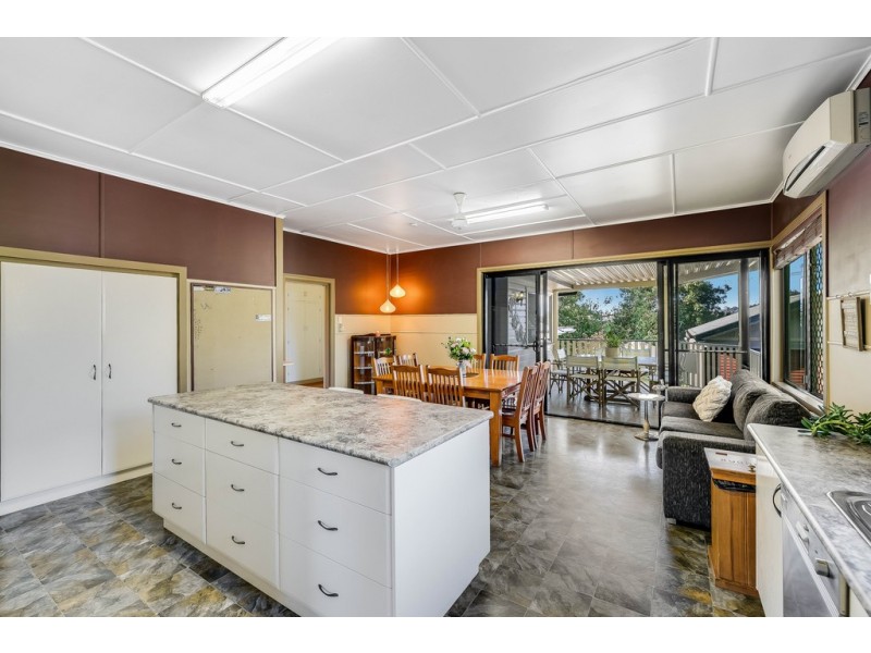 27 Seaton Street, South Toowoomba QLD 4350