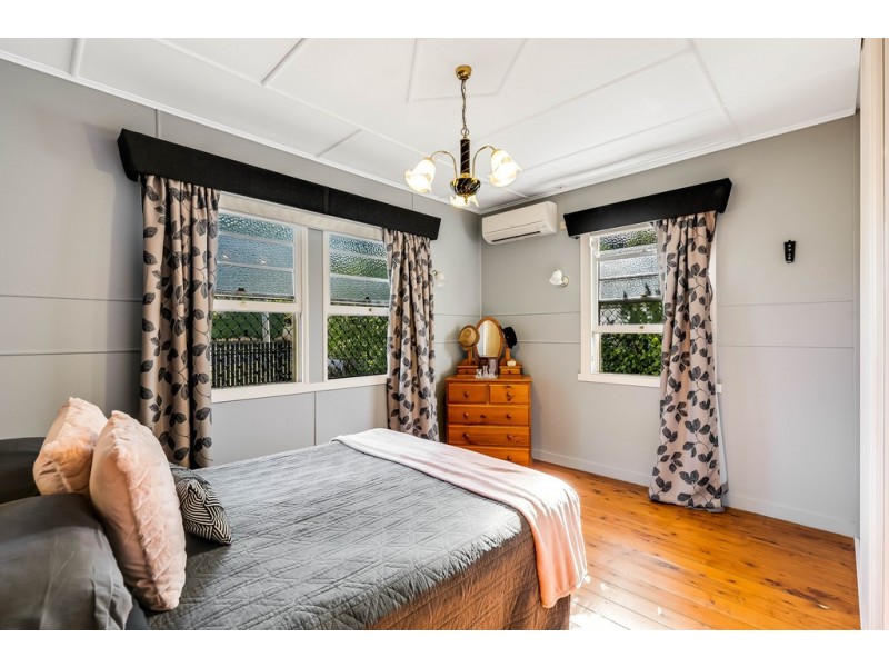 27 Seaton Street, South Toowoomba QLD 4350