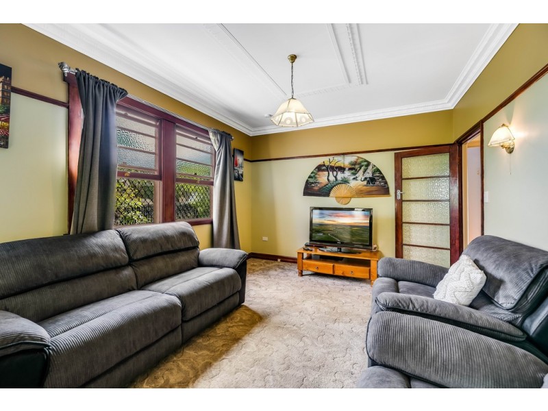 27 Seaton Street, South Toowoomba QLD 4350