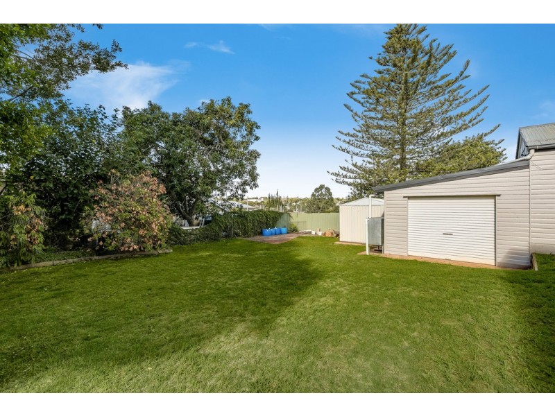 27 Seaton Street, South Toowoomba QLD 4350
