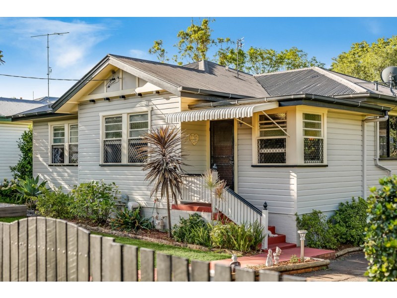 27 Seaton Street, South Toowoomba QLD 4350