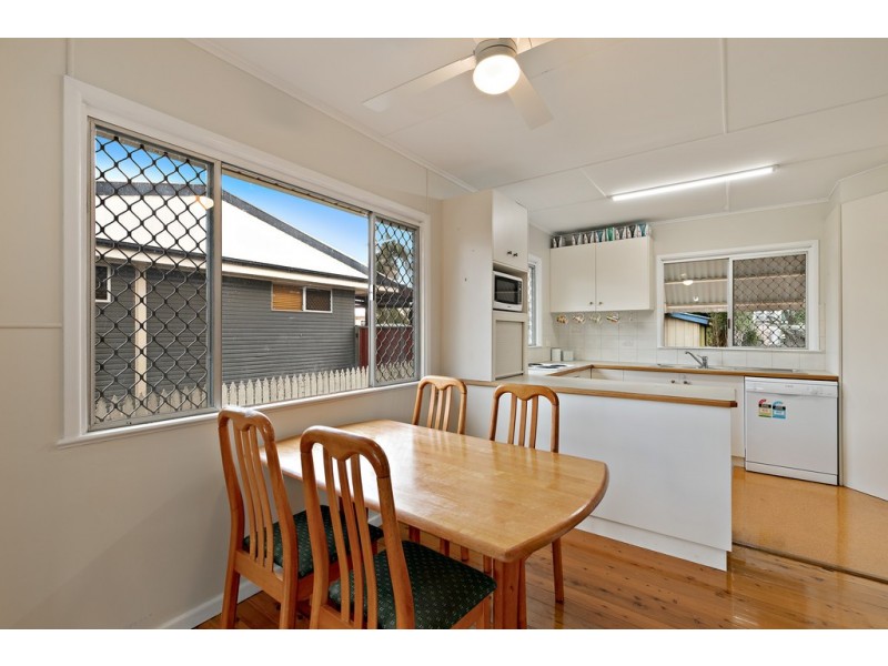 16 Fromalls Street, Harristown QLD 4350