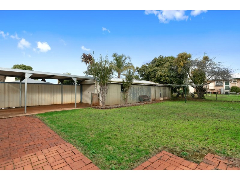 16 Fromalls Street, Harristown QLD 4350