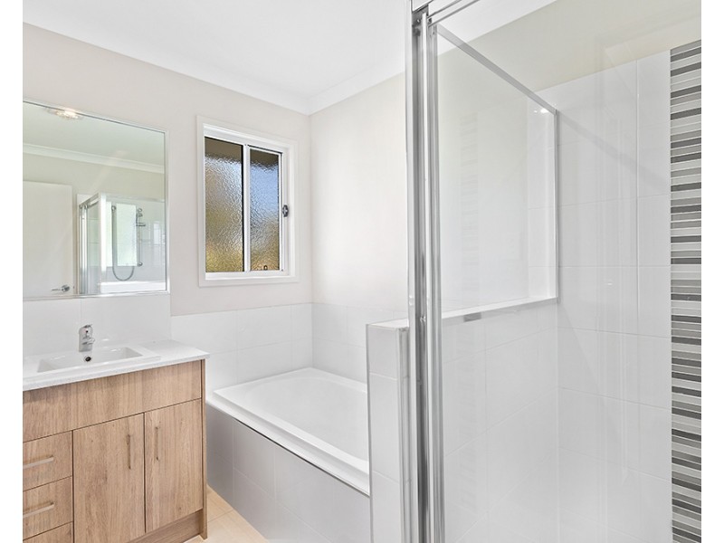 Unit 2/18 Victory Street, Newtown QLD 4350